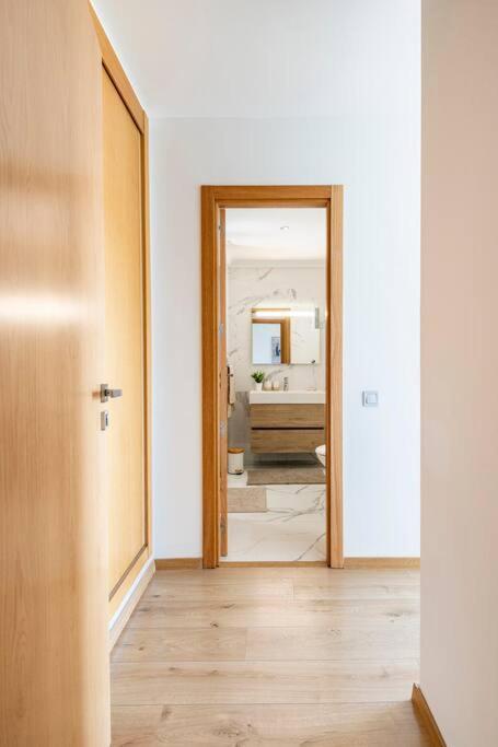 Superb & Sunny 2Br & 2Ba Apt. W/ Seaview, Malabata Tânger Exterior foto